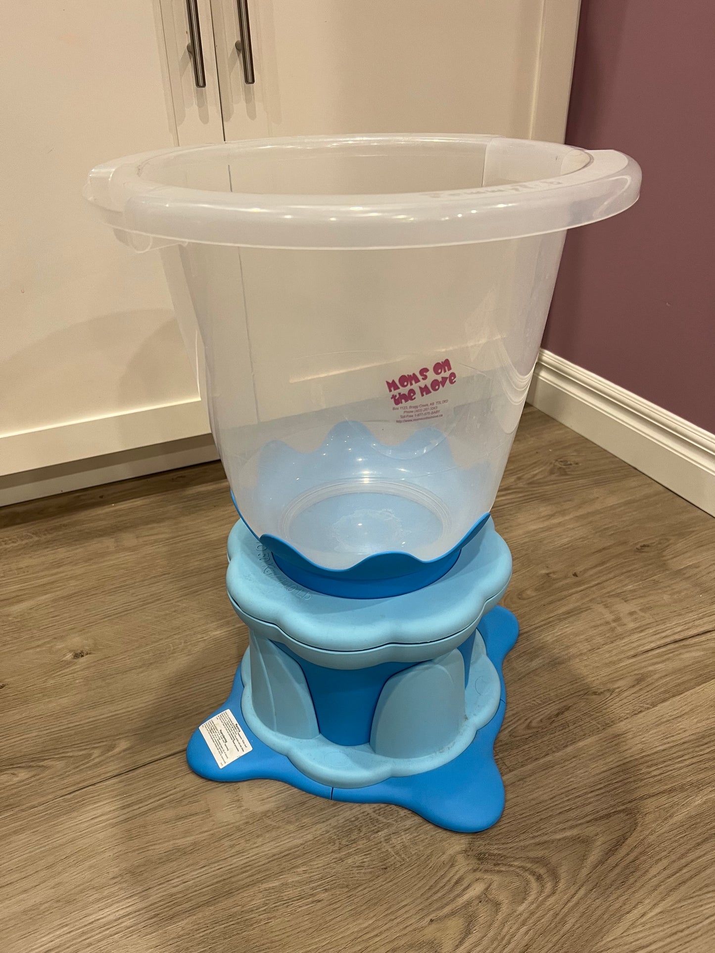 Tummy Tub, Baby Bath with Tulip Stand, VGUC, MRSP $130
