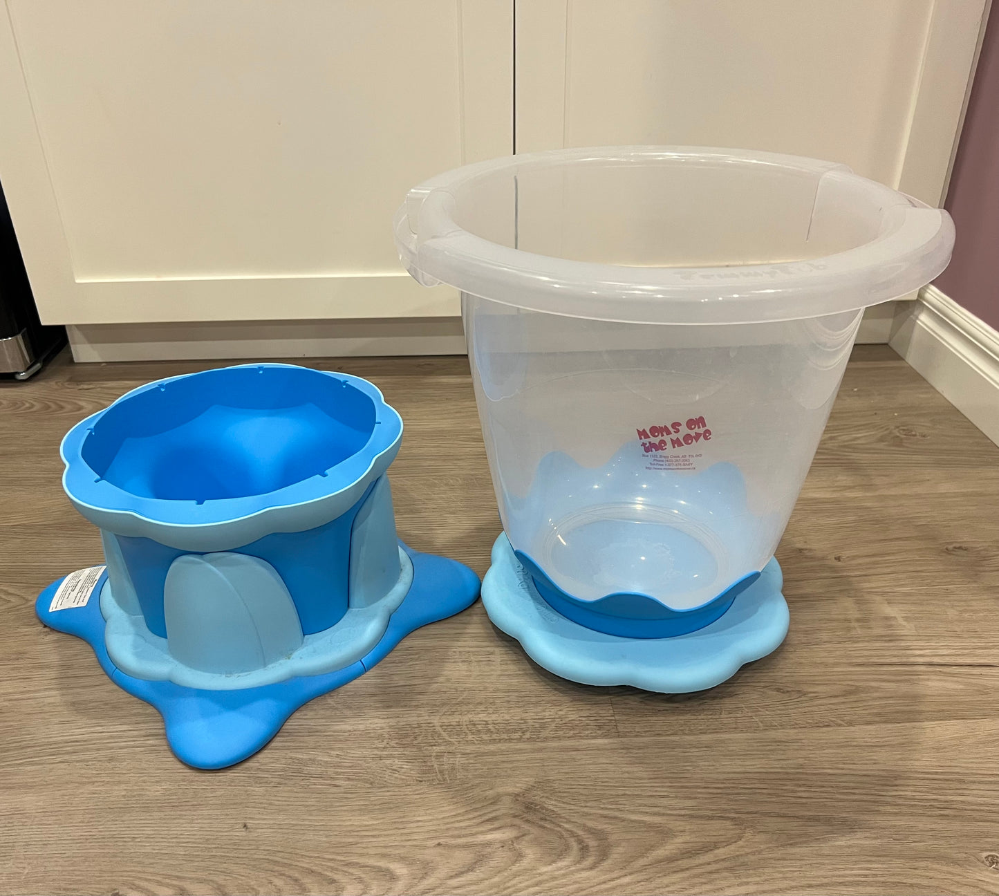 Tummy Tub, Baby Bath with Tulip Stand, VGUC, MRSP $130