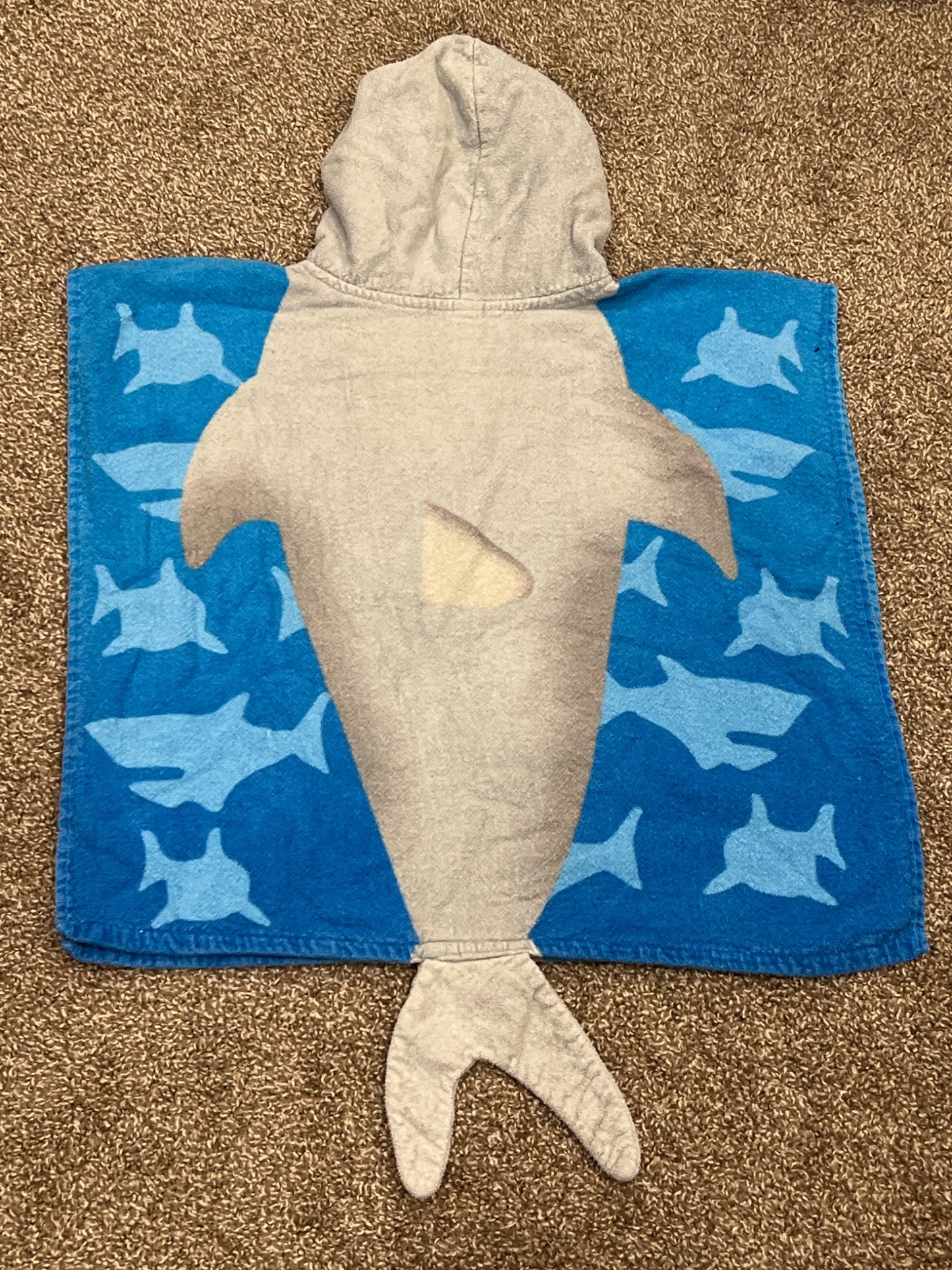 Toddler Hooded Shark Towel with Tail from Mainstay Kids, VGUC (1 of 2)