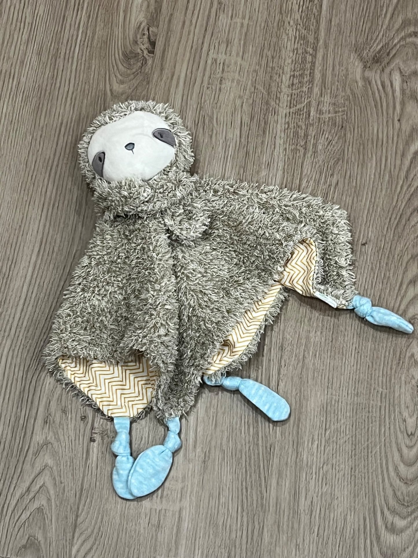 Sloth Lovey, soft and cuddly from Ingenuity, VGUC