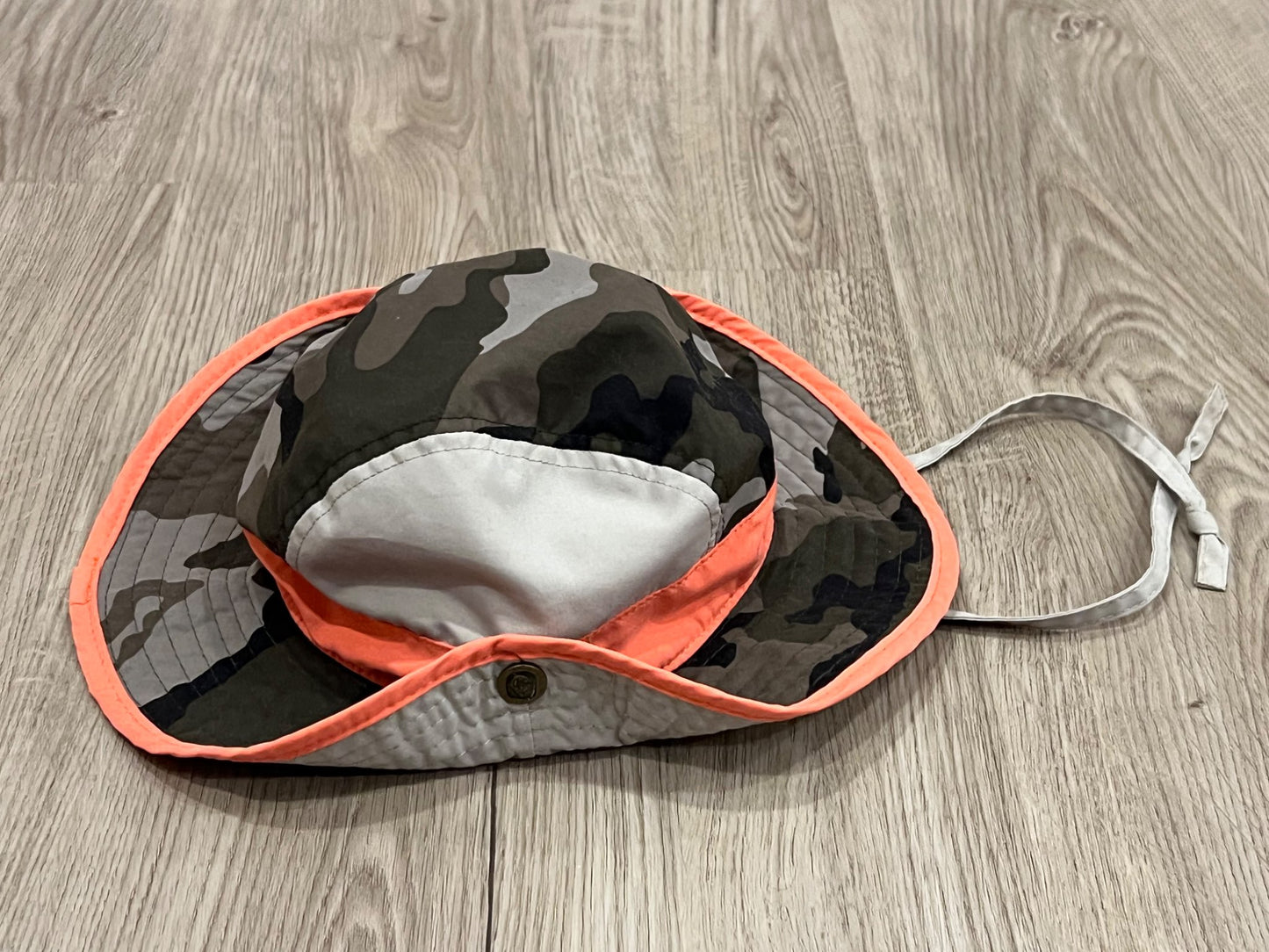 Brown Camouflage Camo Brimmed Sun Hat with Florescent Orange accents, size 3-4 yrs, VGUC