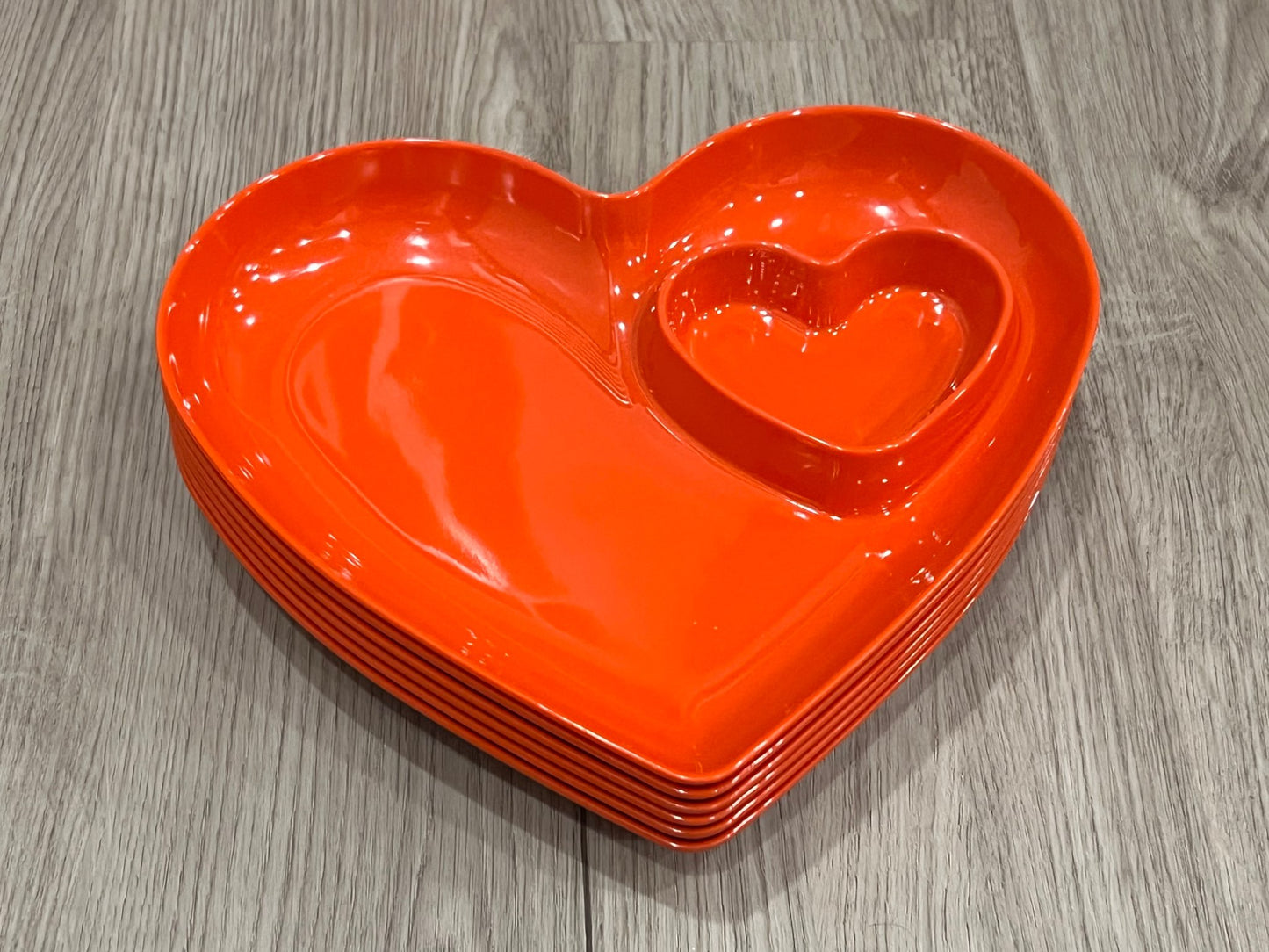 Red Plastic Heart Plates with inner heart section, set of 6, VGUC