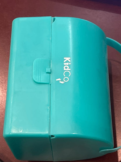 KidCo Travel Manual Baby Food Mill with Carry Case, Very Good Used Condition (VGUC)