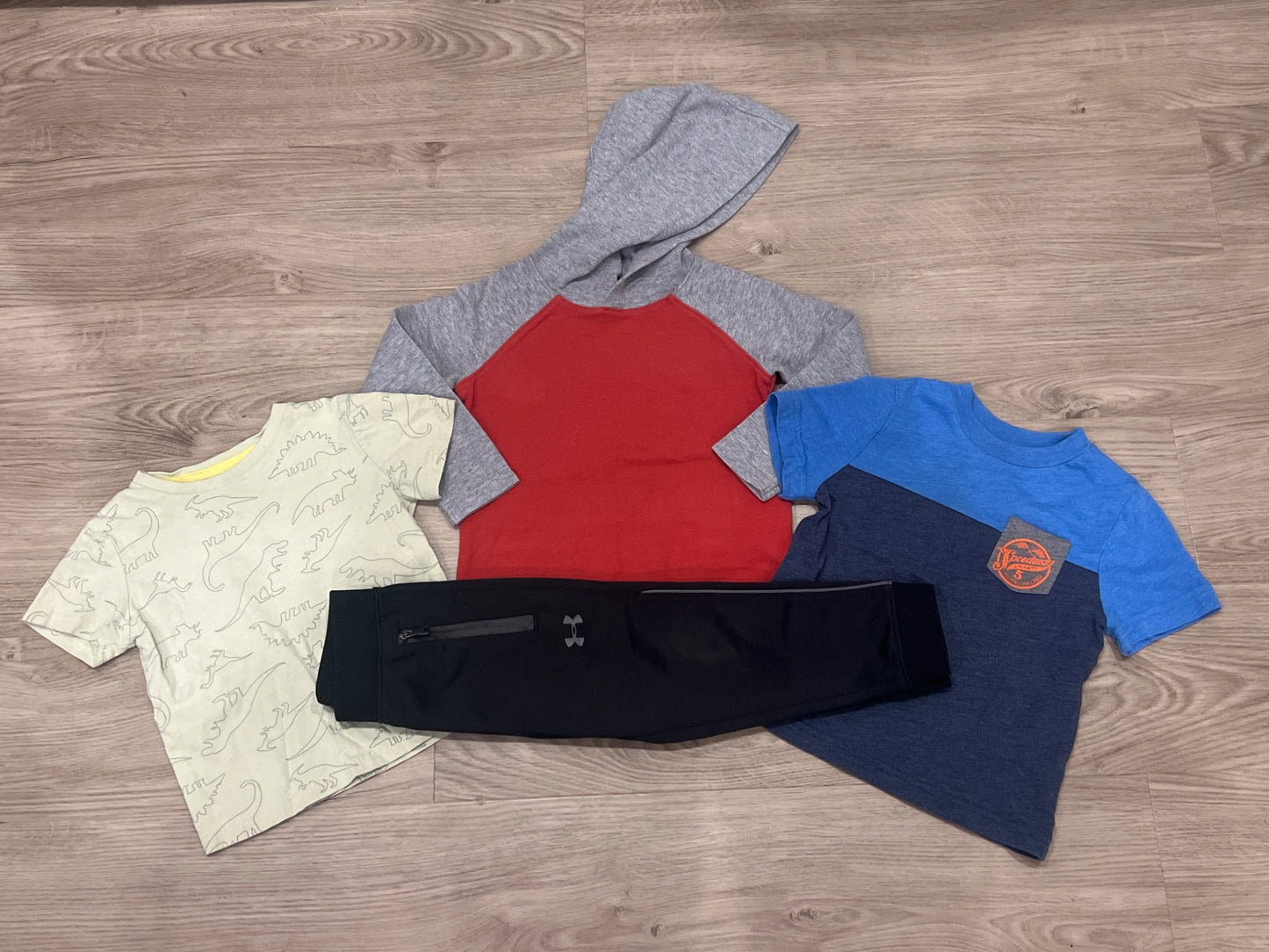 Boys Clothing Bundle, 4 pieces, size 2. VGUC (brands include: Old Navy, Under Armour, George, and Arizona Jeans) , Kids 2T