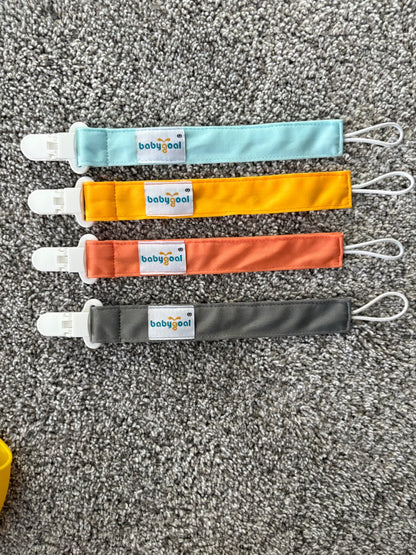 Silicone bib + pacifier clips set of 4 bundle!