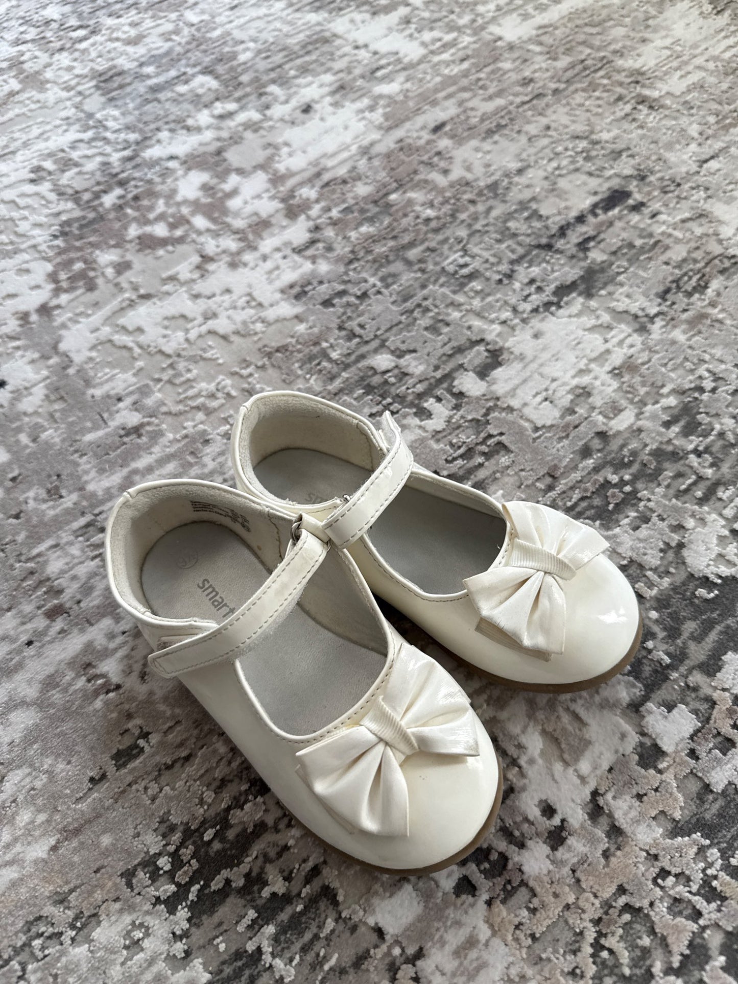 Smart fit size 9.5 white dressy shoes , Shoes 9.5 (Toddler:2-4yr)