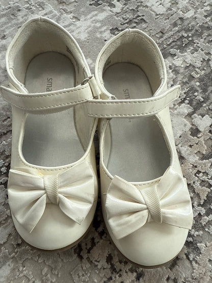 Smart fit size 9.5 white dressy shoes , Shoes 9.5 (Toddler:2-4yr)