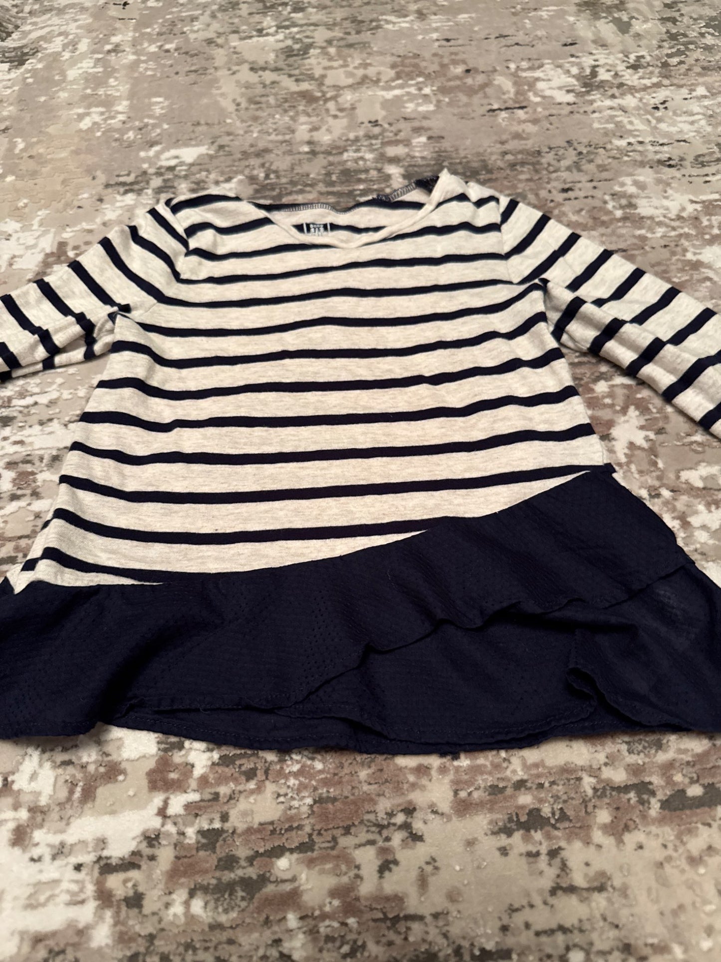 Baby Gap size 5 long sleeve beige& navy ruffles shirt, Kids 5/5T