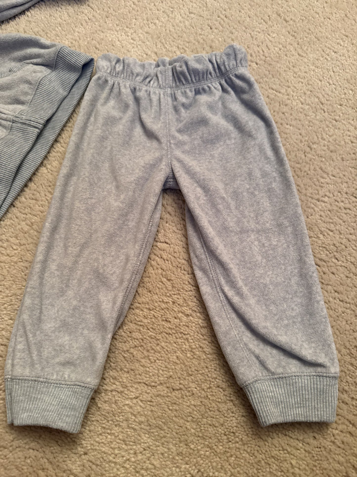 Carter’s size 18 M fleece blue track suit , Kids 18 Month (12-18M)