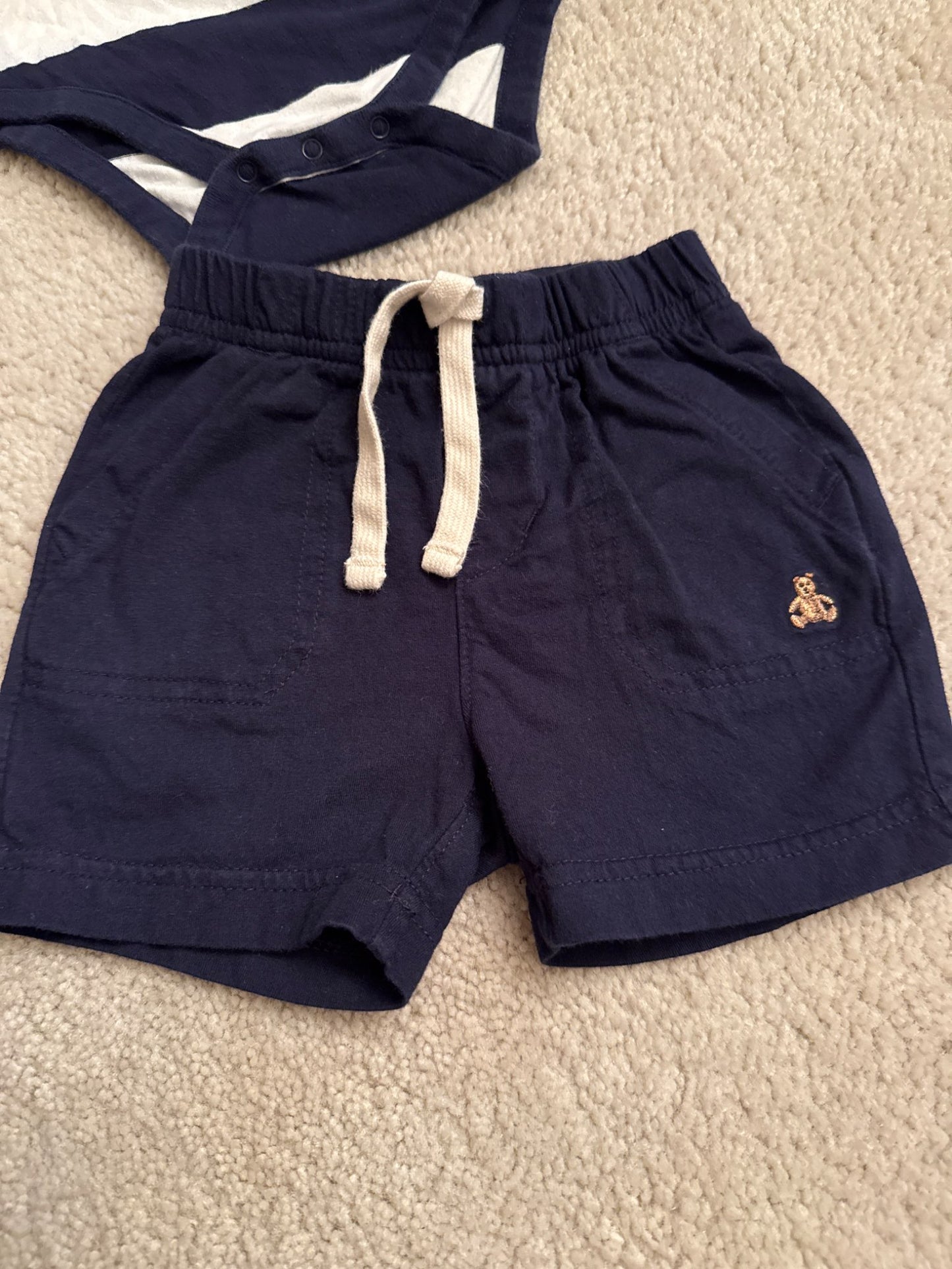Baby Gap size 6-12m  short sleeve white& Navy shirt with Navy shorts, Kids 9 Month (6-9M)