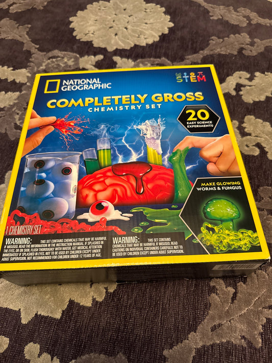 National Geographic completely Gross chemistry set