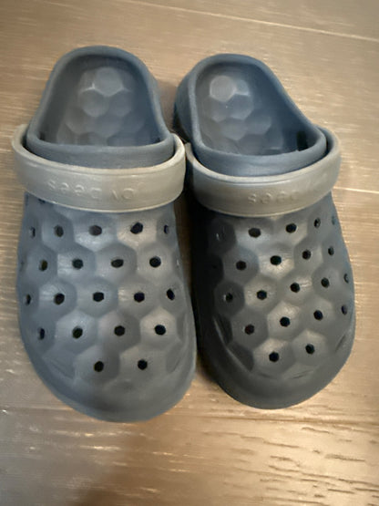 Joy bees size 12/13 Navy/ grey clogs, Shoes 13 (Kids:4-8yr)