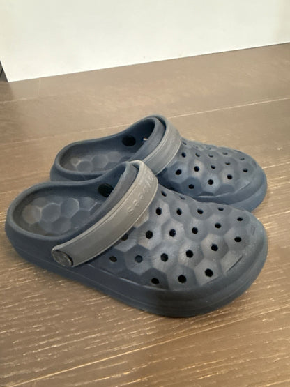 Joy bees size 12/13 Navy/ grey clogs, Shoes 13 (Kids:4-8yr)