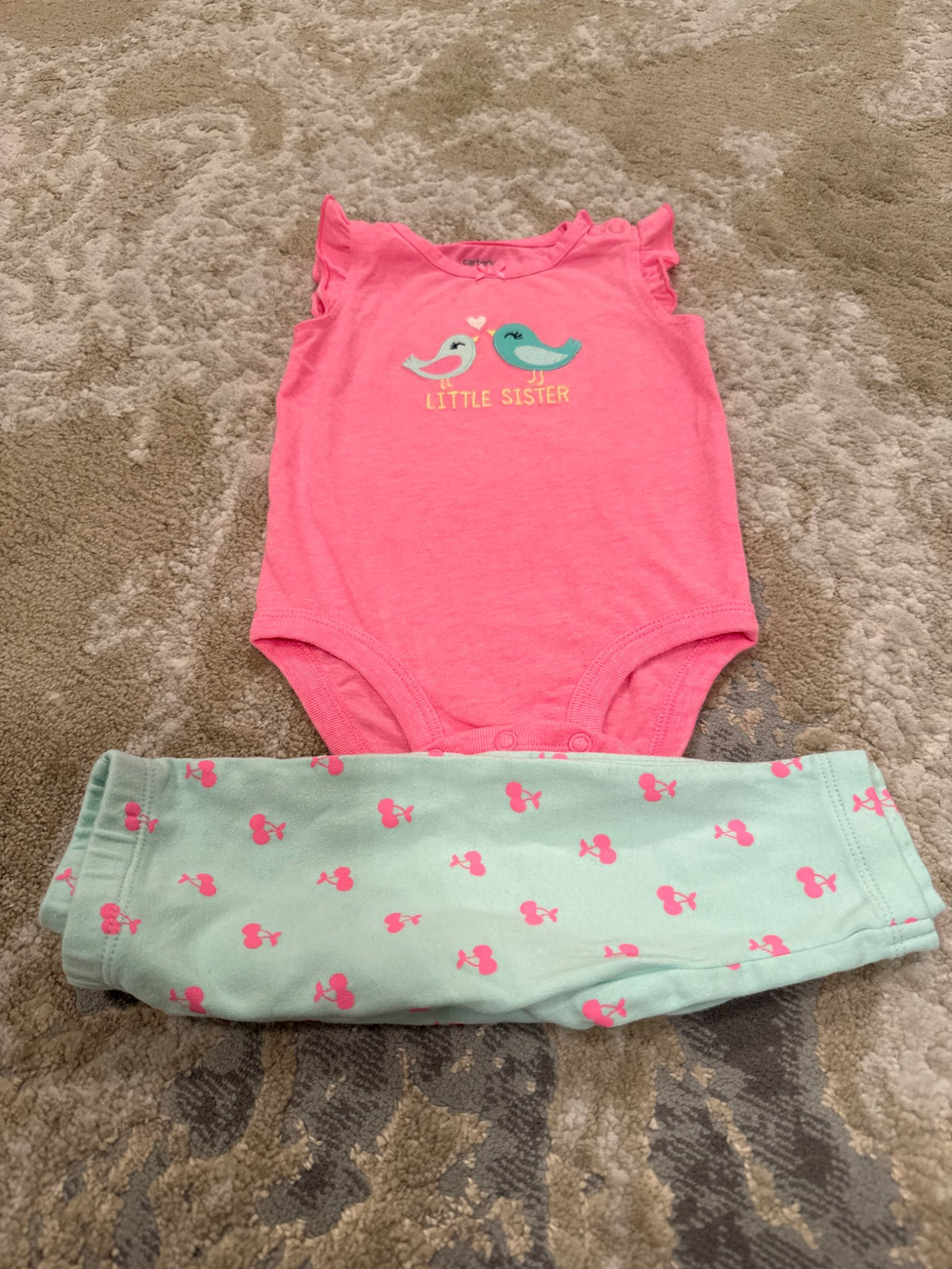 Carters size 6m onsie& pants outfit , Kids 6 Month (3-6M)