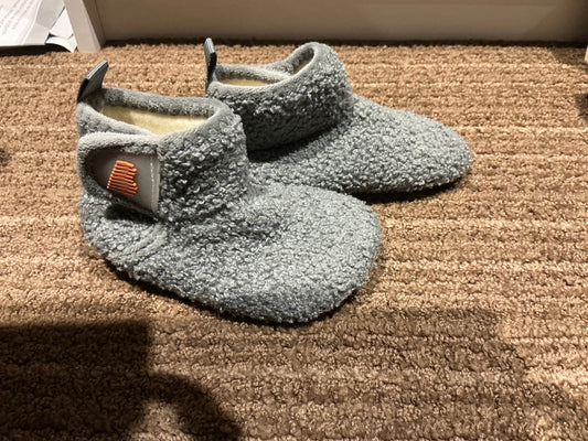 Toddler winter booties - size 6, Shoes 6 (Walkers:12-24 mth)