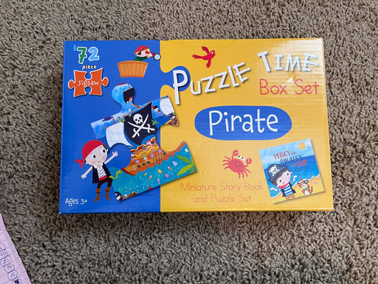 Puzzle with Book Set, Pirates