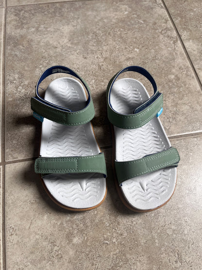 Native, sandels, 10 toddler , Shoes 10 (Toddler:2-4yr)
