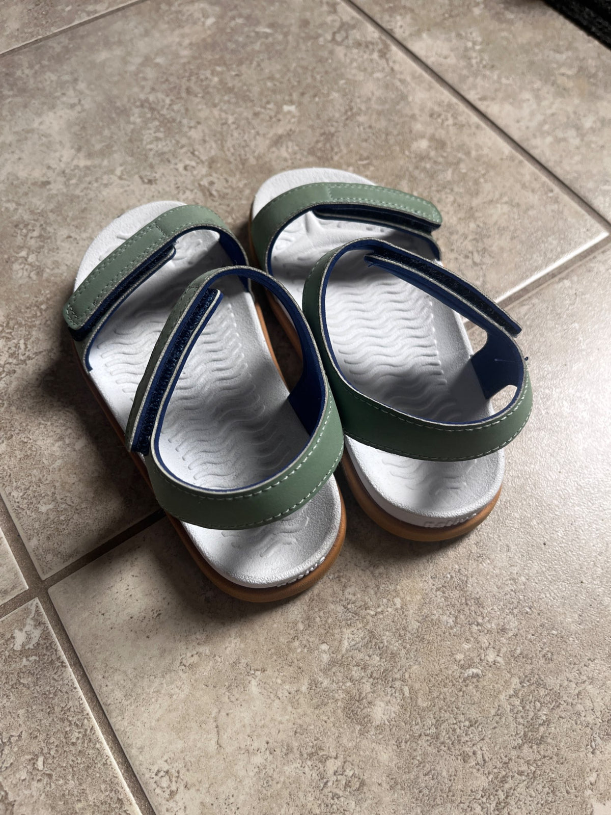 Native, sandels, 10 toddler , Shoes 10 (Toddler:2-4yr)