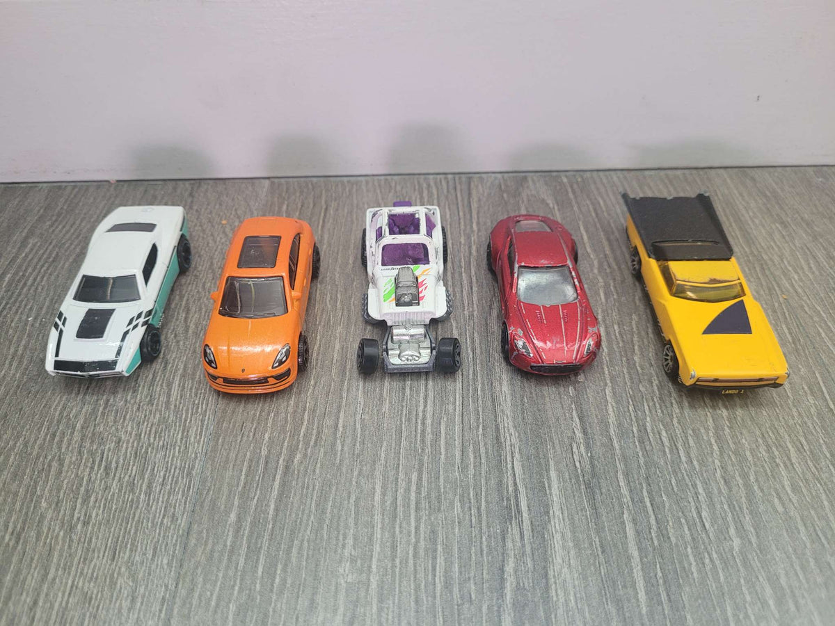 Bundle of 5 Hot Wheels Cars