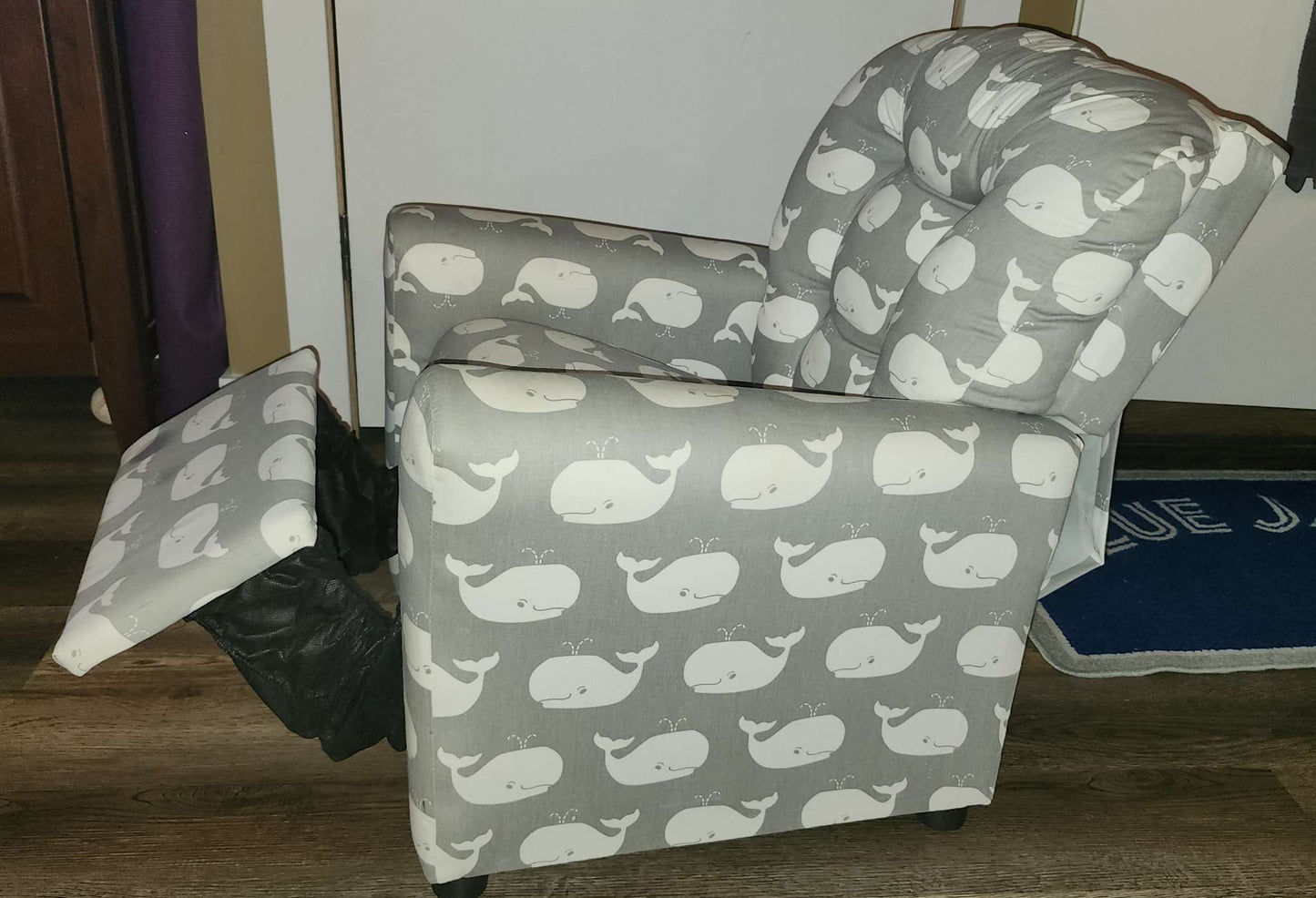 Kids Grey / White Recliner Chair