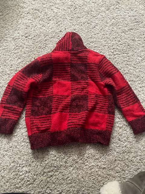 Buffalo plaid sweaters size 3 (2), Kids 3T