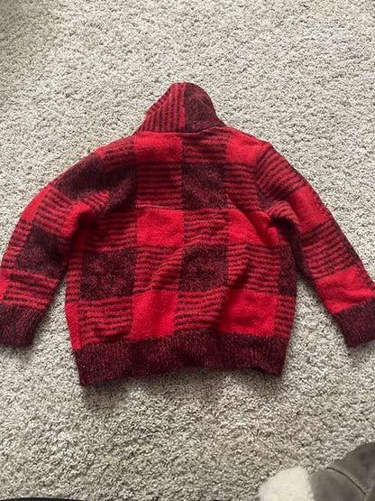 Buffalo plaid sweaters size 3 (2), Kids 3T