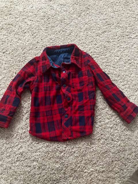 Buffalo plaid sweaters size 3 (2), Kids 3T
