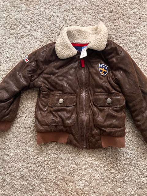 Airplane Halloween costume size 3, Kids 3T