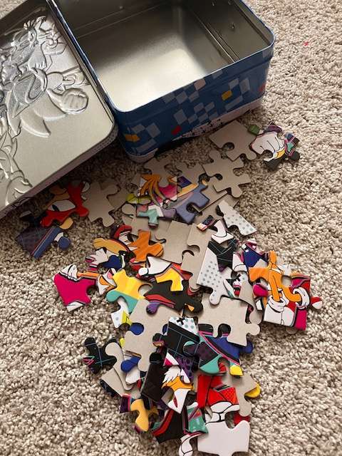 'Sonic' puzzle and tin