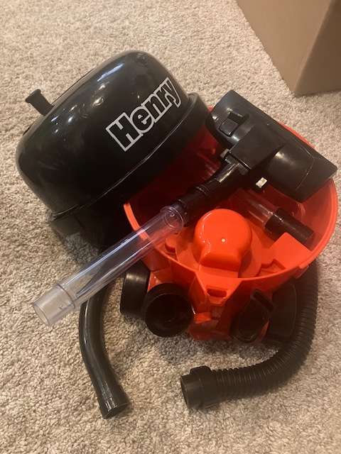 Toy vacuum
