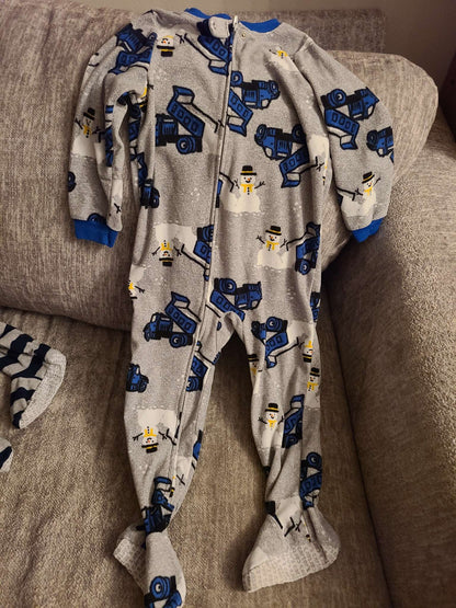 Carters 4T fleece footed sleepers, Kids 4/4T