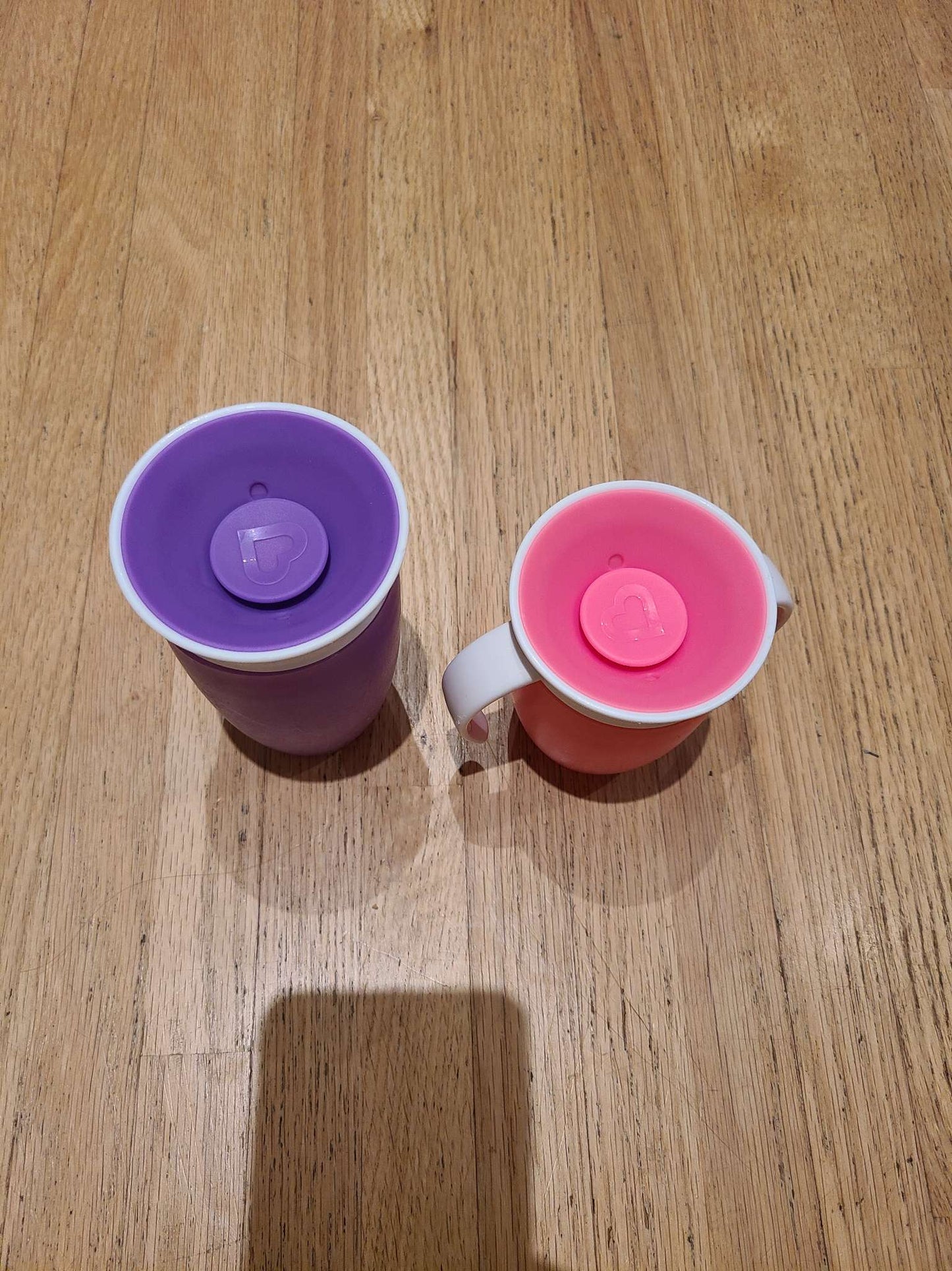 Munchkin 360 sippy cups ( 10oz and 7 oz)
