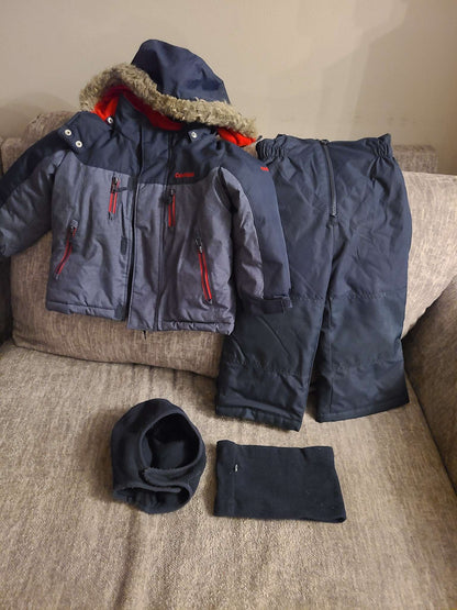Carters 2T boys winter coat with pants, hat and neck warmer retails 140, Kids 2T