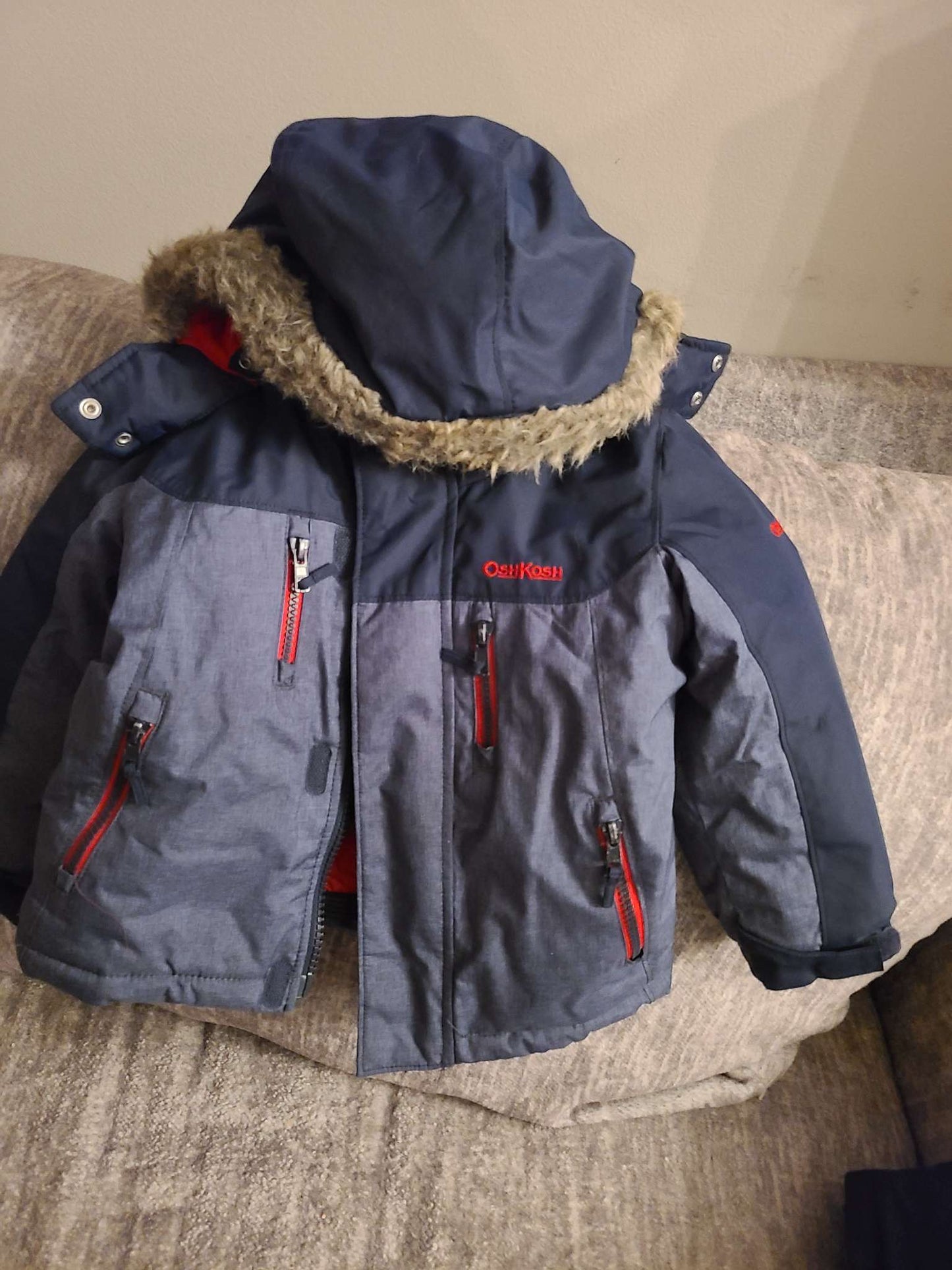 Carters 2T boys winter coat with pants, hat and neck warmer retails 140, Kids 2T
