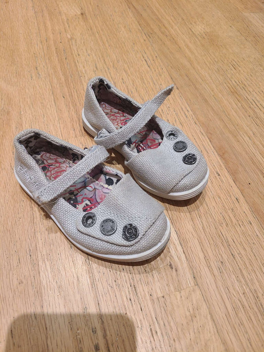 Blowfish Size 6 girls shoes, Shoes 6 (Walkers:12-24 mth)