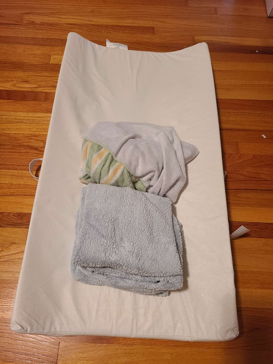 Change pad with 2 covers
