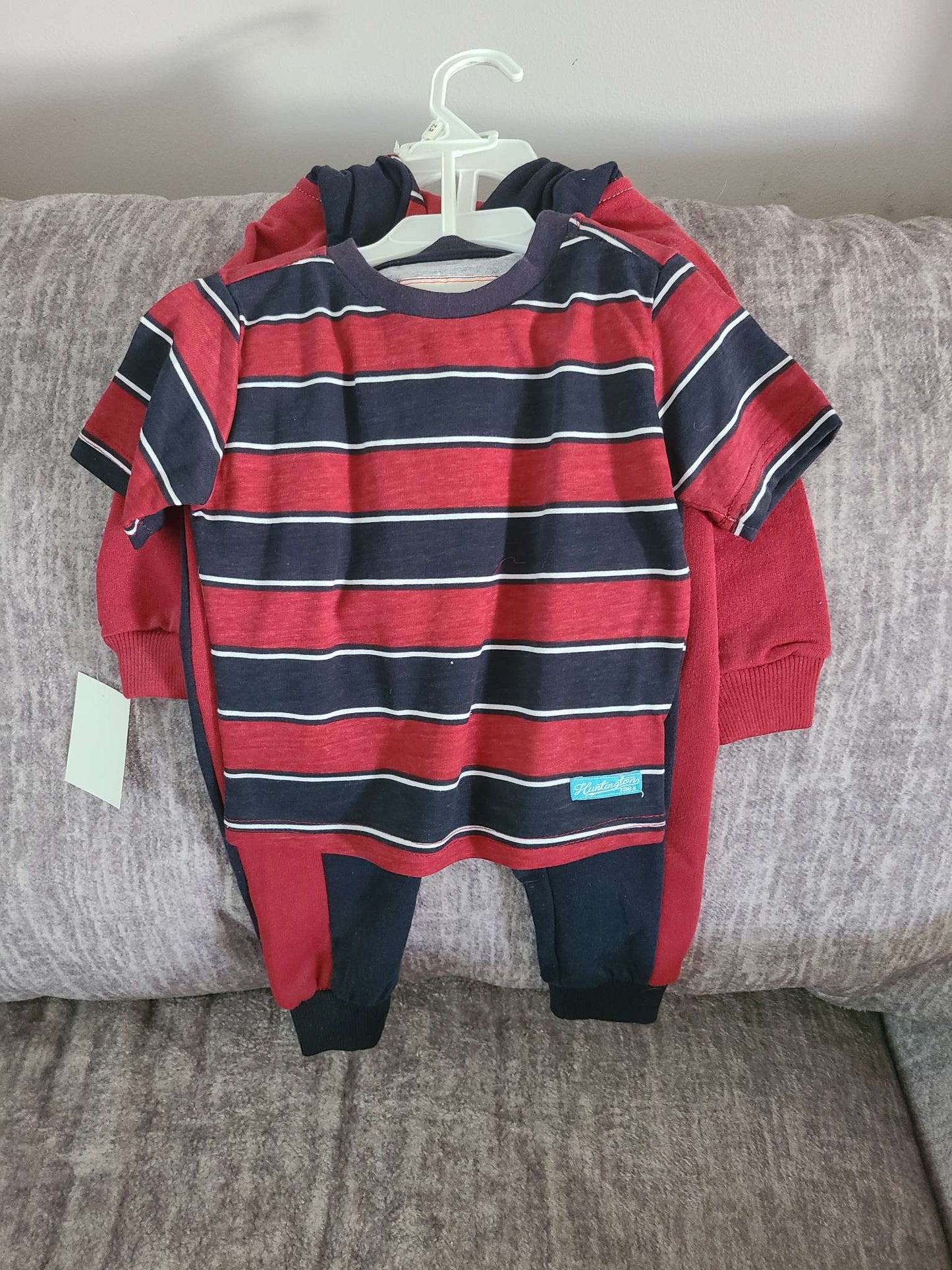 Huntington BC 24 month outfit NWT msrp 32, Kids 24 Month (18-24M)