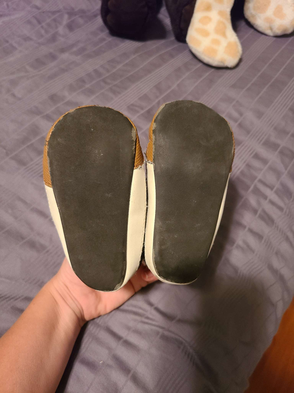 Carter's 6 to 9 month shoes , Shoes 4 (Baby: 0-12 mth)