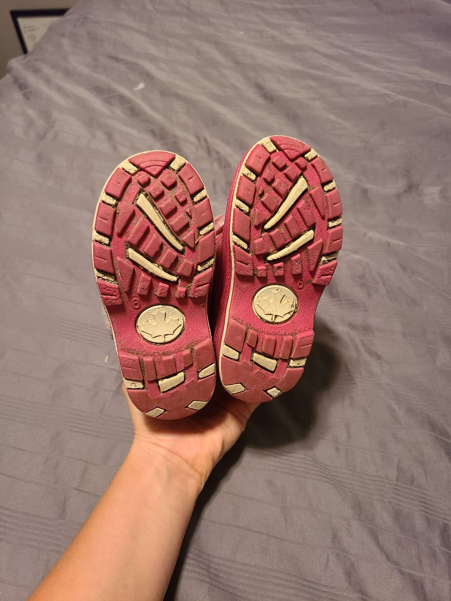 Size 6 boots, Shoes 6 (Walkers:12-24 mth)