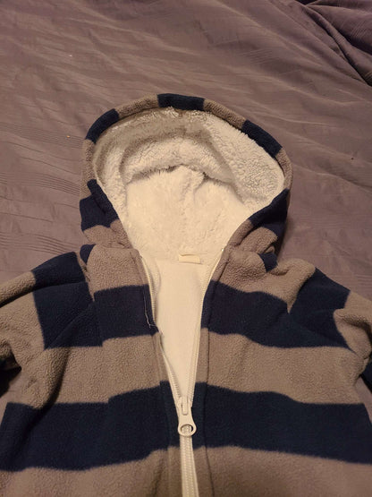 Old navy winter suit 6 to 12 months, Kids 12 Month (9-12M)
