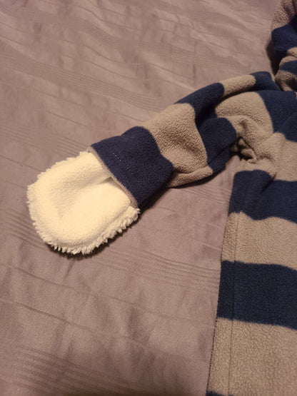 Old navy winter suit 6 to 12 months, Kids 12 Month (9-12M)