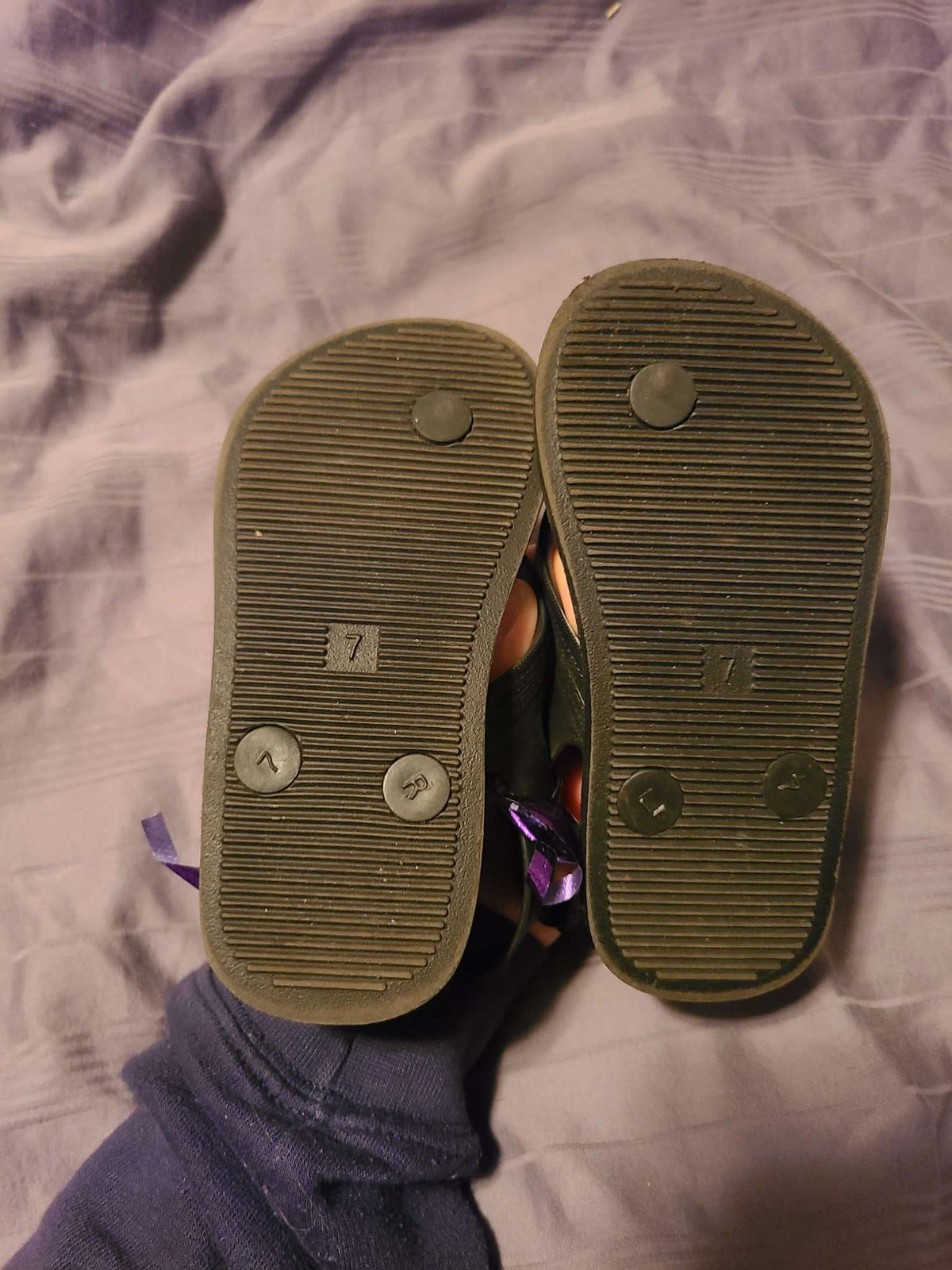Old navy Size 7 sandals , Shoes 7 (Walkers:12-24 mth)