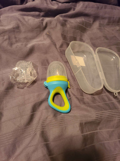 Food feeder with 3 nipples nwt
