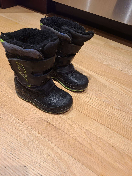 Size 8 lught up boots, Shoes 8 (Toddler:2-4yr)