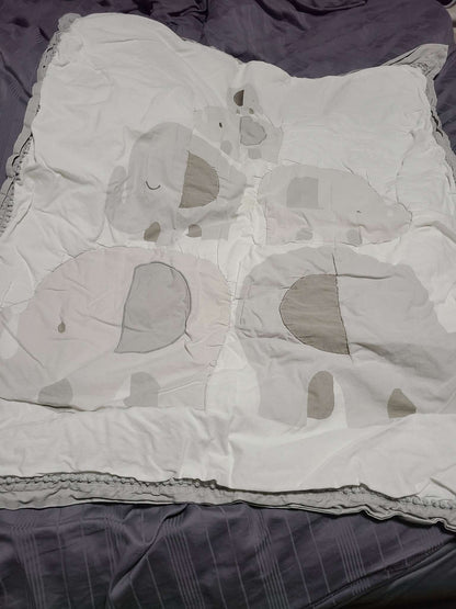 Crib blanket set elephants retail 200