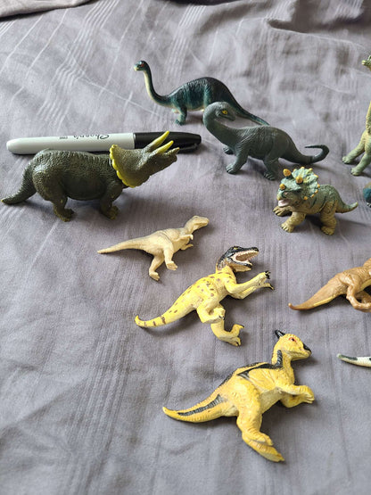 Dinosaur figures small