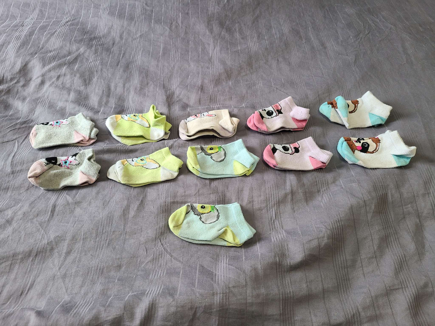 Size 3 to 6 baby socks 11 pairs