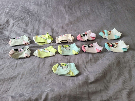Size 3 to 6 baby socks 12 pairs