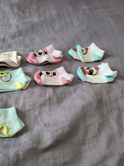 Size 3 to 6 baby socks 11 pairs