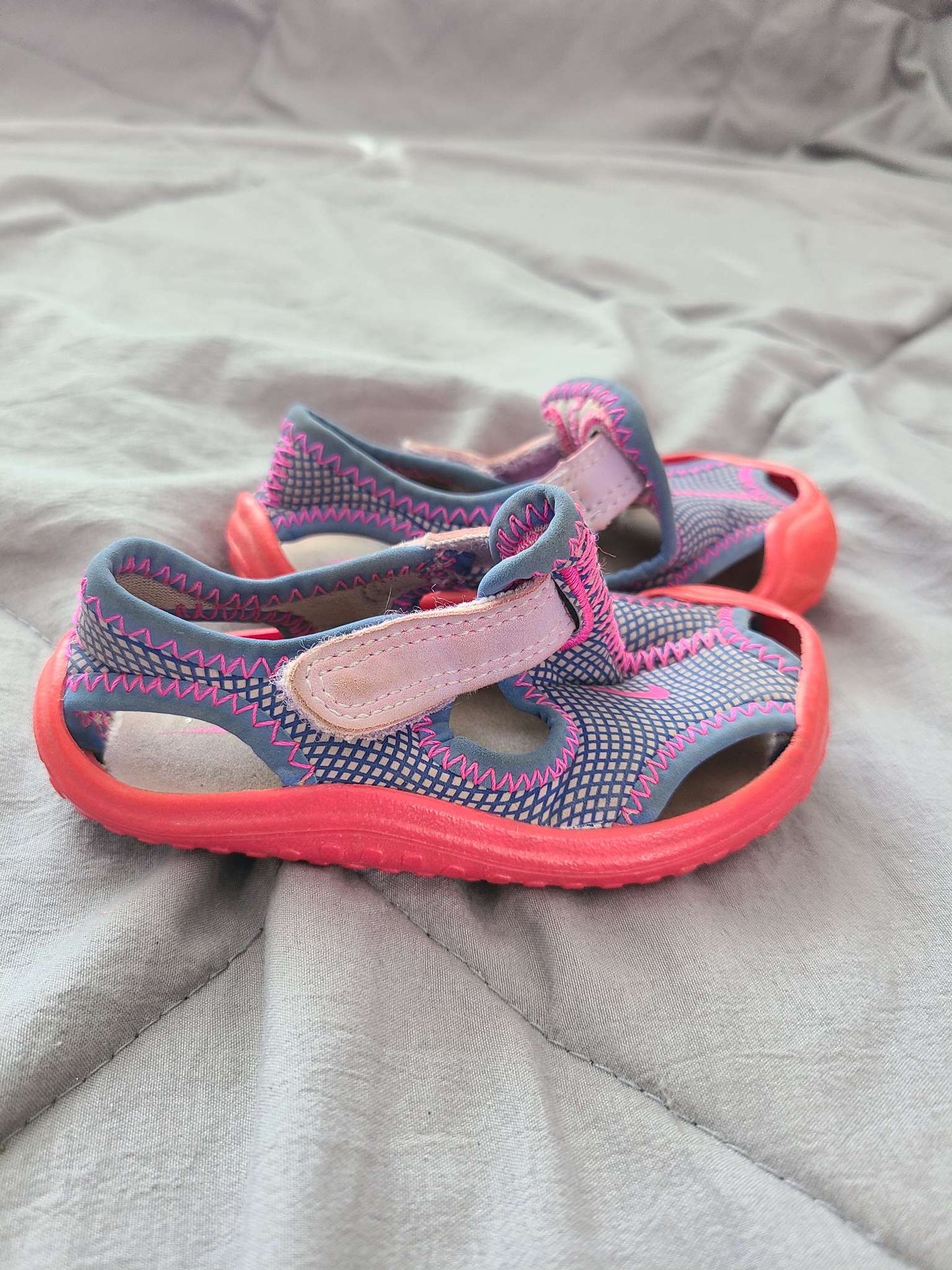Nike sandals size 4, Shoes 4 (Baby: 0-12 mth)